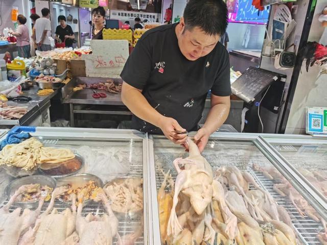 豆、月饼这些节日“好物”价平量足花样多AG真人中秋国庆双节同庆鸭子、芋艿、毛(图3)